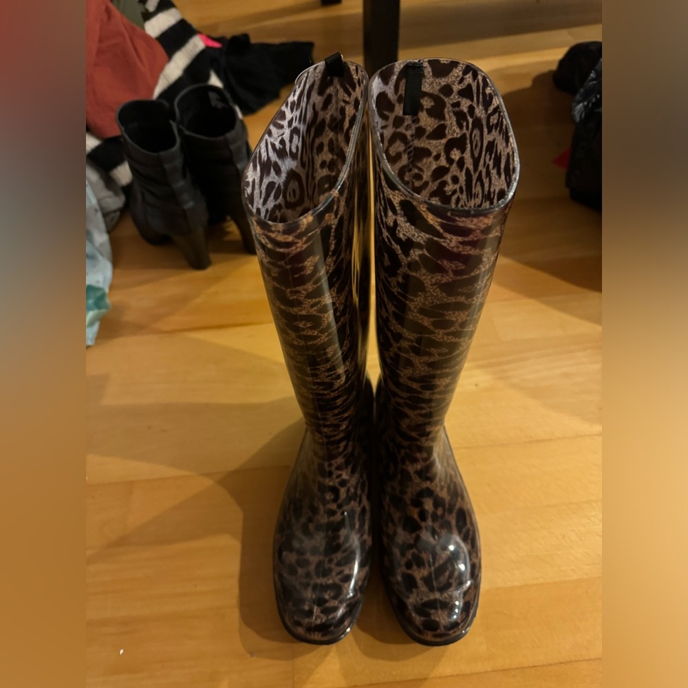 Never worn leopard boots